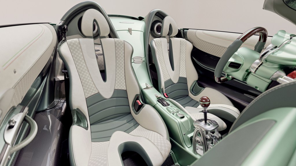 Interior Pagani Huayra Codalunga